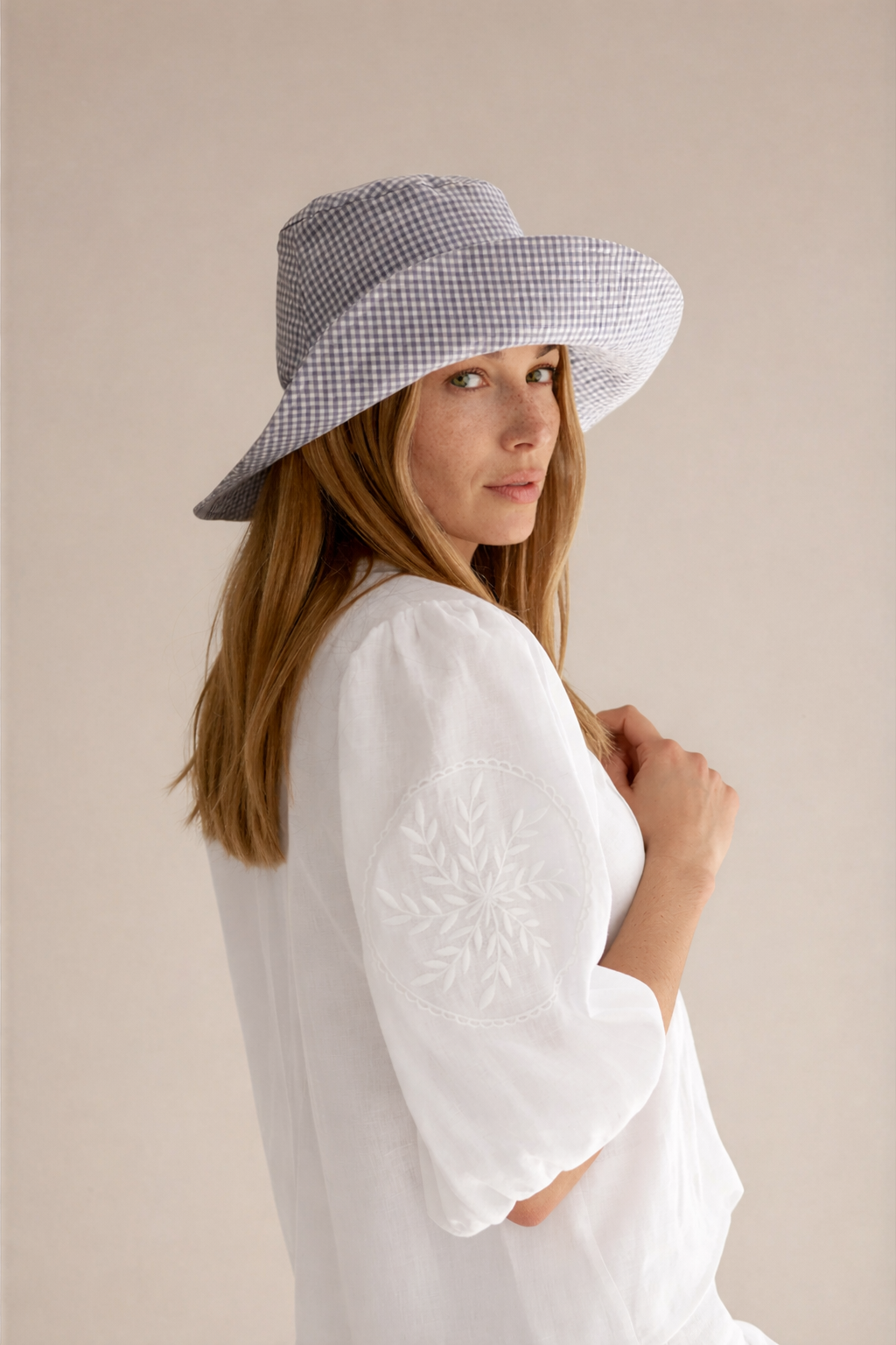 ISO Rouri Sam Bucket Hat SamiiRyan_994_2048x.jpg?v=  main image 4