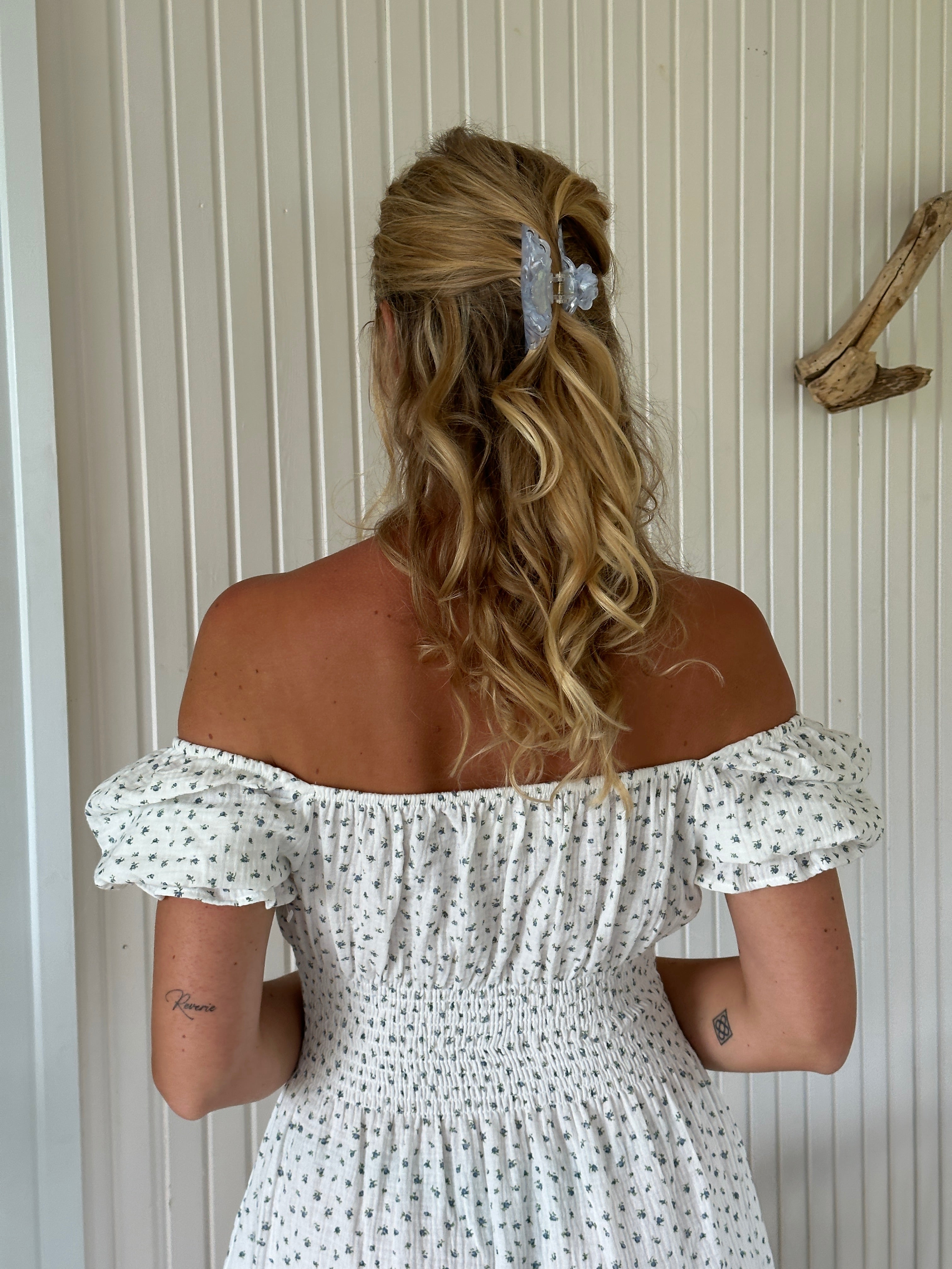 vestido corto de lino elegante